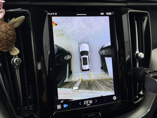 原版件、B4 PLUS、全景天窗、HK音響、ACC跟車、電動椅、360環景、抬頭顯示器、電尾門、盲點、LED頭燈  第10張相片