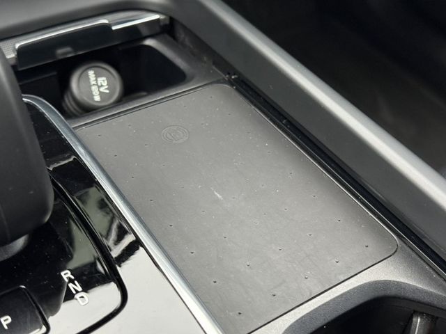 原版件、B4 PLUS、全景天窗、HK音響、ACC跟車、電動椅、360環景、抬頭顯示器、電尾門、盲點、LED頭燈  第11張相片