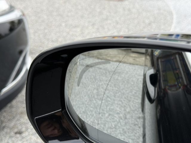 原版件、B4 PLUS、全景天窗、HK音響、ACC跟車、電動椅、360環景、抬頭顯示器、電尾門、盲點、LED頭燈  第14張相片