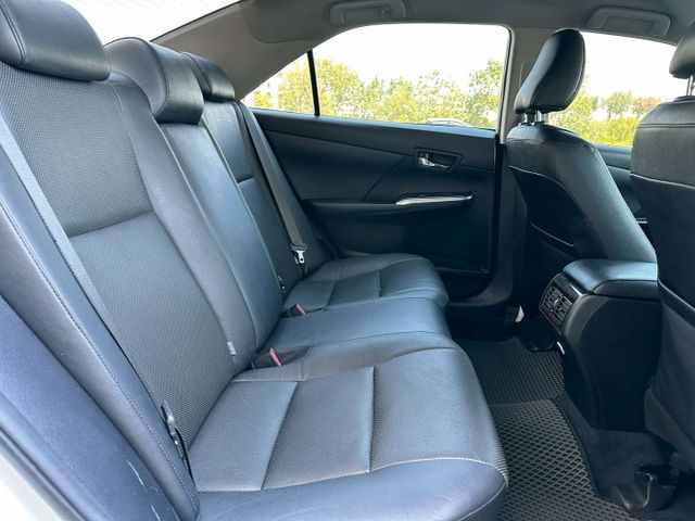 摸門、免鑰匙、電動椅、LED頭燈、方向盤快控、定速、後座出風口  第18張相片