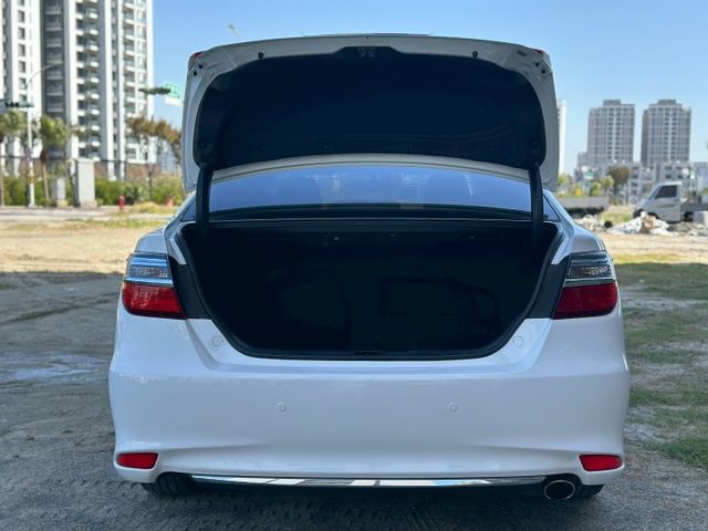 摸門、免鑰匙、電動椅、LED頭燈、方向盤快控、定速、後座出風口  第19張相片