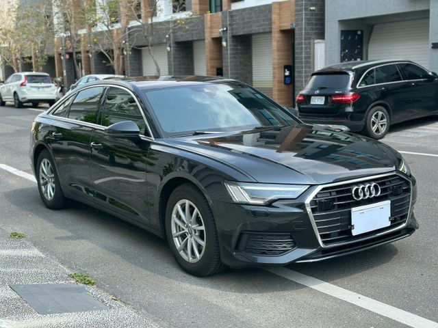 原廠保固中、全數位座艙、彩色環艙氣氛燈、LED尾燈、電動座椅、ACC跟車、電動尾門、盲點  第3張相片