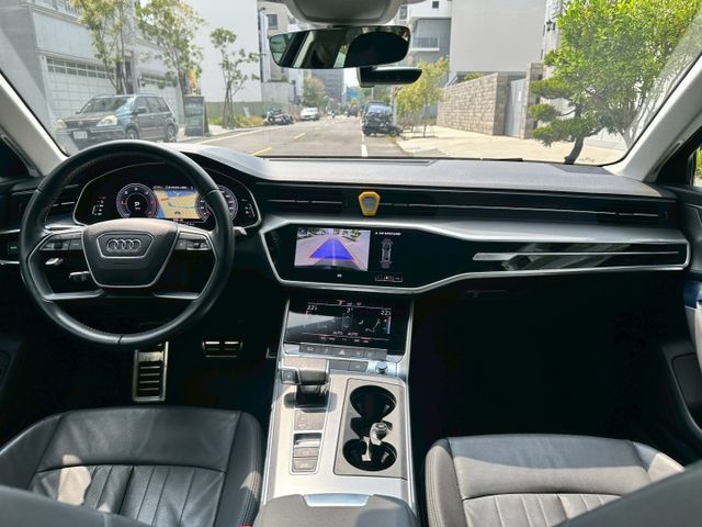 原廠保固中、全數位座艙、彩色環艙氣氛燈、LED尾燈、電動座椅、ACC跟車、電動尾門、盲點  第9張相片