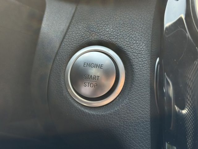 AMG、原版件、LED頭燈、一手車、電動記憶座椅、天窗、平把方向盤、AMG套件  第8張相片