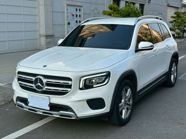 原版件、iKEY、摸門、盲點、氣氛燈、雙電動記憶座椅、LED頭燈、電尾門  第1張相片