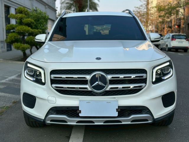 原版件、iKEY、摸門、盲點、氣氛燈、雙電動記憶座椅、LED頭燈、電尾門  第3張相片