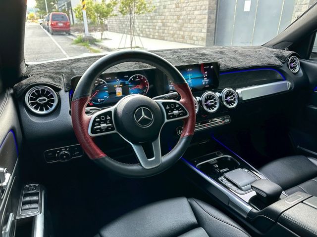 原版件、iKEY、摸門、盲點、氣氛燈、雙電動記憶座椅、LED頭燈、電尾門  第7張相片