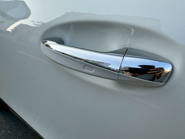 原版件、iKEY、摸門、盲點、氣氛燈、雙電動記憶座椅、LED頭燈、電尾門  第12張相片