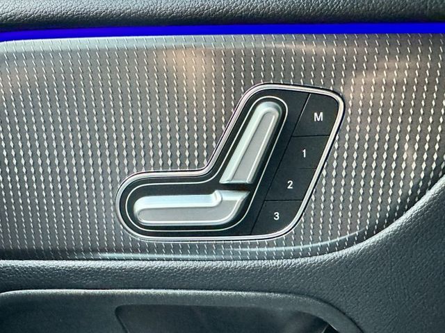 原版件、iKEY、摸門、盲點、氣氛燈、雙電動記憶座椅、LED頭燈、電尾門  第14張相片