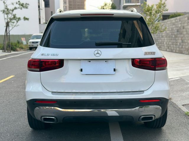 原版件、iKEY、摸門、盲點、氣氛燈、雙電動記憶座椅、LED頭燈、電尾門  第20張相片