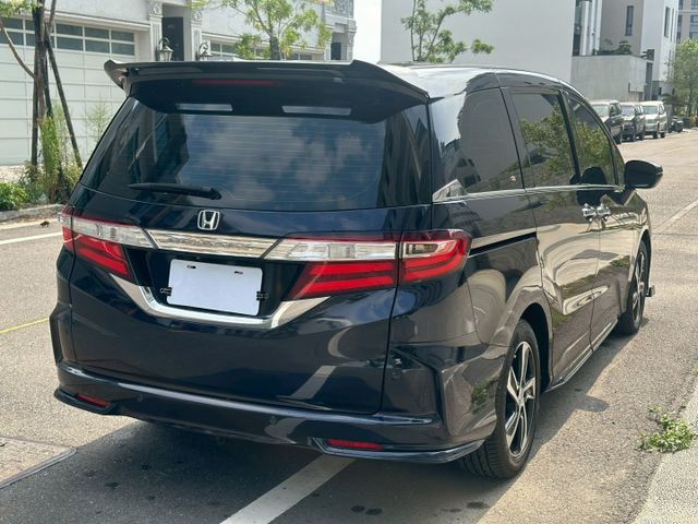 APEX版本、天窗、LED頭燈、盲點、電動椅、免鑰匙、摸門、雙電滑門  第6張相片