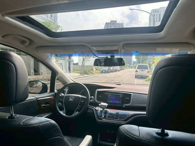 APEX版本、天窗、LED頭燈、盲點、電動椅、免鑰匙、摸門、雙電滑門  第12張相片