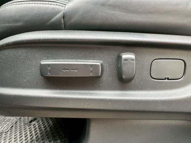 APEX版本、天窗、LED頭燈、盲點、電動椅、免鑰匙、摸門、雙電滑門  第16張相片