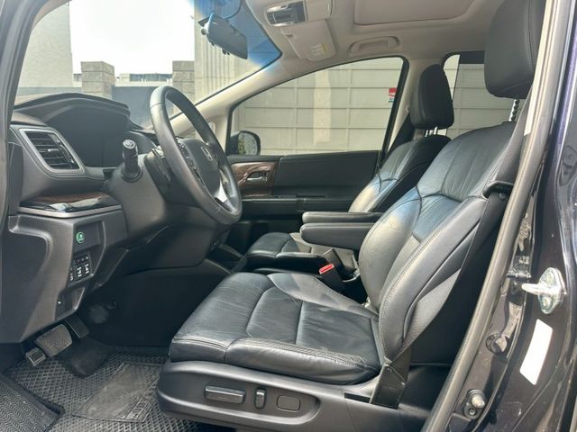 APEX版本、天窗、LED頭燈、盲點、電動椅、免鑰匙、摸門、雙電滑門  第17張相片