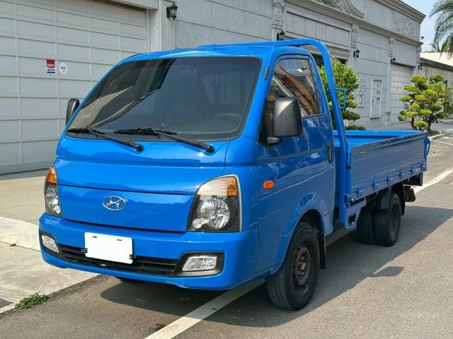 3.25頓、6速手排變速箱、2片式加大升降尾門  第1張相片