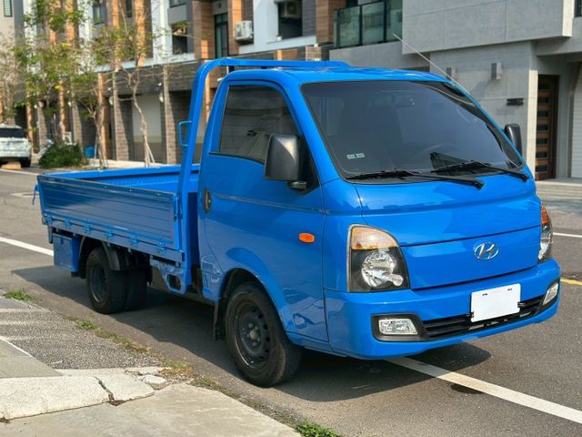 3.25頓、6速手排變速箱、2片式加大升降尾門  第5張相片