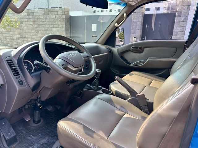 3.25頓、6速手排變速箱、2片式加大升降尾門  第8張相片