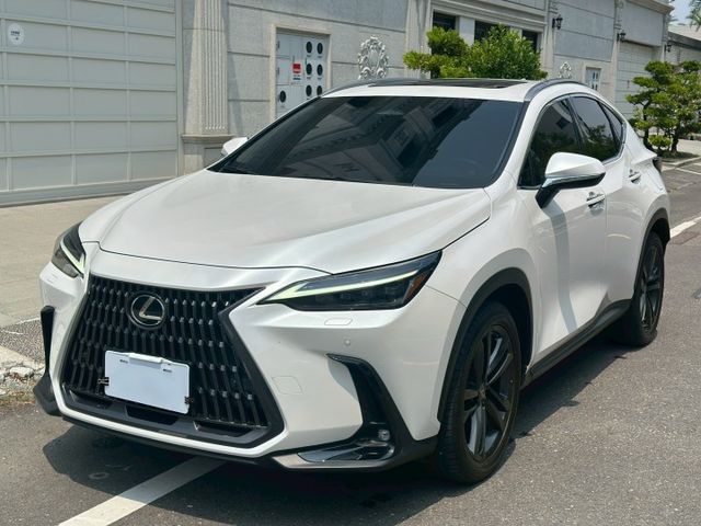 原版件、頂級版、天窗、電動椅、電尾門、盲點、ACC跟車、車道偏移、冷熱通風椅  第1張相片