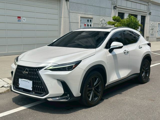 原版件、頂級版、天窗、電動椅、電尾門、盲點、ACC跟車、車道偏移、冷熱通風椅  第2張相片