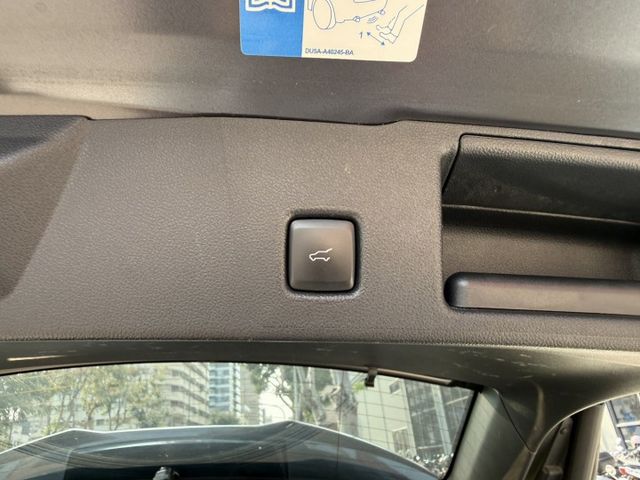 原版件、4WD、ST-LINE、360環景、全景天窗、BO音響、電動椅、電尾門、盲點  第16張相片