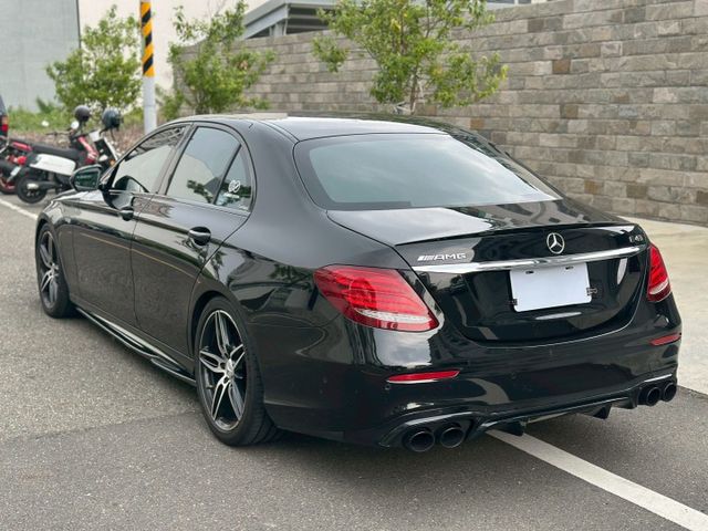 E43、原版件、KN高流量 直通當派+VVS中尾含閥門、808正AMG碳纖維方向盤、渦輪出風口+旋轉高音、刷63儀錶  第4張相片