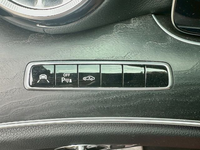 E43、原版件、KN高流量 直通當派+VVS中尾含閥門、808正AMG碳纖維方向盤、渦輪出風口+旋轉高音、刷63儀錶  第13張相片