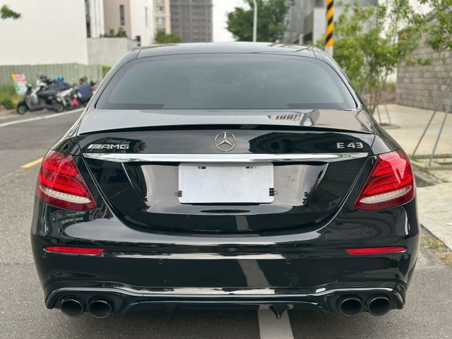 E43、原版件、KN高流量 直通當派+VVS中尾含閥門、808正AMG碳纖維方向盤、渦輪出風口+旋轉高音、刷63儀錶  第20張相片