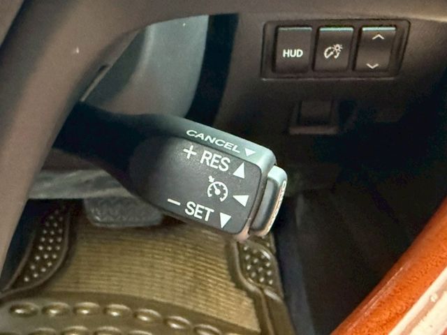 全景天窗、電動椅、冷熱通風椅、LED頭燈、抬頭顯示器、電尾門、摸門、免鑰匙、  第15張相片