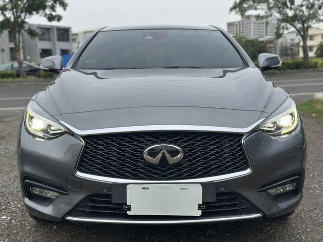 風尚版、原版件、ACC跟車、全景天窗 360環景、免鑰匙啟動、摸門、電動椅、LED頭燈  第3張相片