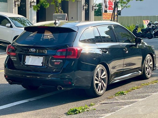 GT-S版、原版件、4WD、盲點、電動椅、恆溫、天窗、免鑰匙、摸門  第5張相片