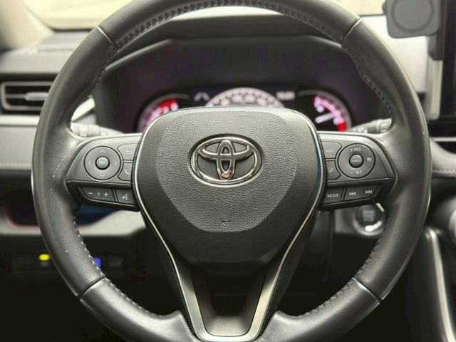 原版件、旗艦版、盲點、電尾門、360環景、電動椅、摸門、ACC跟車、免鑰匙啟動、LED頭燈  第8張相片