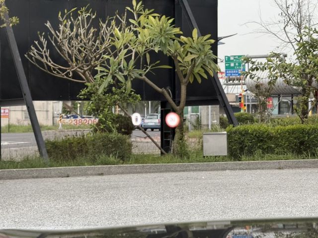 原版件、B4 PLUS、全景天窗、HK音響、ACC跟車、電動椅、360環景、抬頭顯示器、電尾門、盲點、LED頭燈  第12張相片