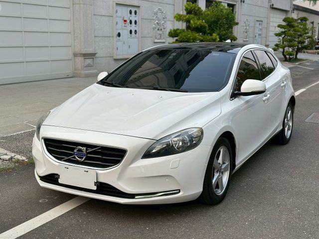 原版件、全景天窗、變速箱已更新過、倒車顯影  第1張相片