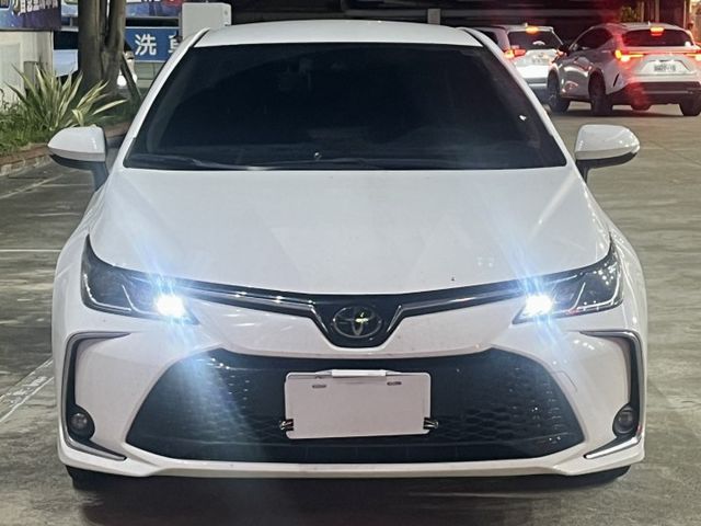 原版件、免鑰匙、摸門、盲點、恆溫、ACC跟車、車道偏移、抬頭顯示器、  第3張相片