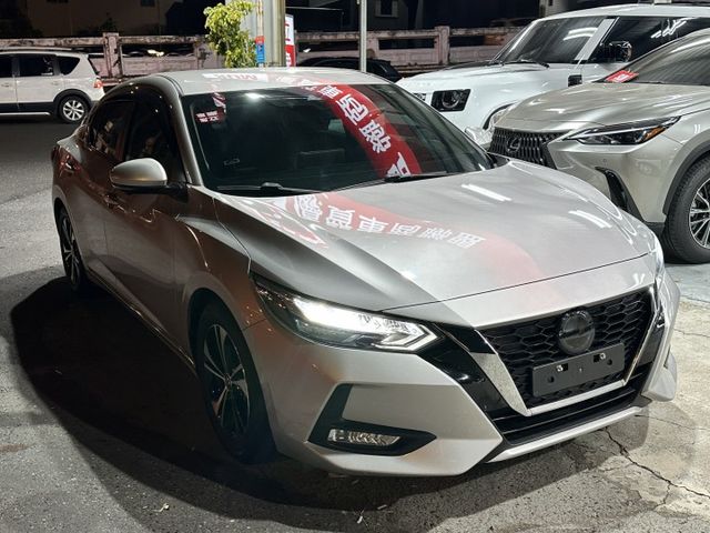 原版件、360環景、LED頭燈、盲點、摸門、免鑰匙  第4張相片