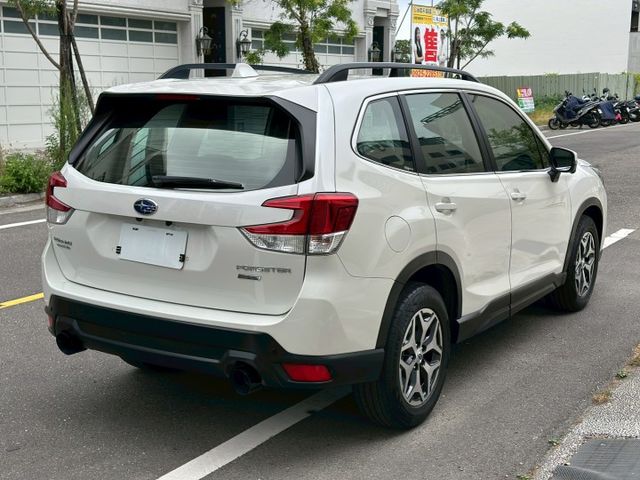i-L ES版本、ACC跟車、車道偏移、LED頭燈、4WD、360環景、電動記憶座椅  第6張相片