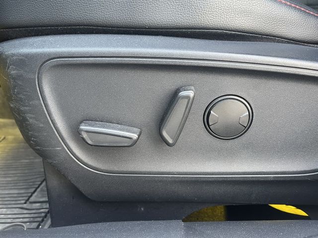 原版件、4WD、ST-LINE、360環景、全景天窗、BO音響、電動椅、電尾門、盲點  第14張相片
