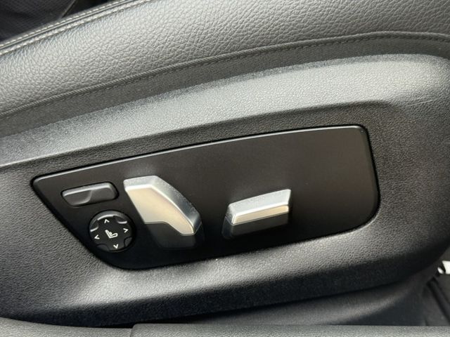 530i、白金旗艦版、原版件、抬頭顯示器、H/K音響、360環景、天窗、前後M包、盲點  第17張相片