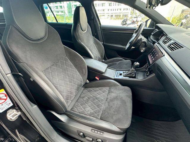 4*4、ACC跟車、車道偏移、電尾門、LED頭燈、全景天窗、分區溫控、電動記憶座椅  第13張相片