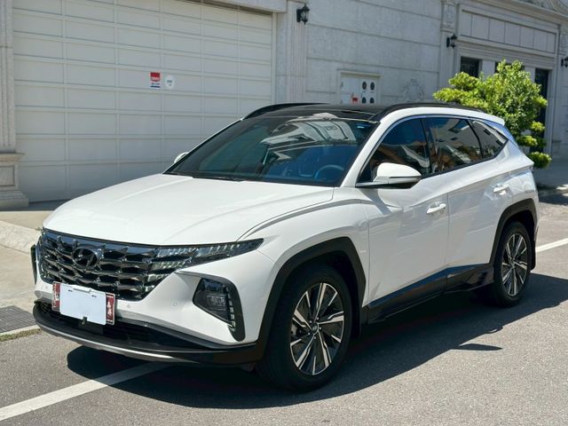 GLT-C款、原版件、電尾門、360環景、冷熱通風電動椅、盲點偵測、全景天窗、BOSS音響  第1張相片
