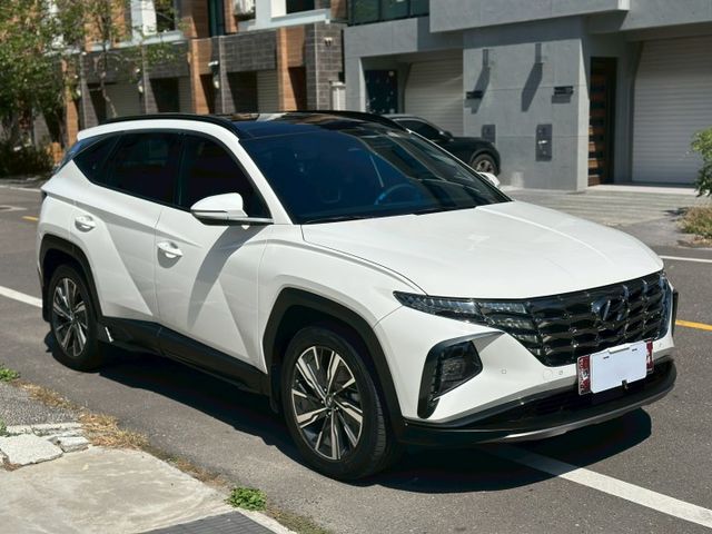 GLT-C款、原版件、電尾門、360環景、冷熱通風電動椅、盲點偵測、全景天窗、BOSS音響  第4張相片