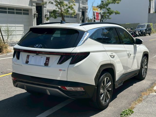 GLT-C款、原版件、電尾門、360環景、冷熱通風電動椅、盲點偵測、全景天窗、BOSS音響  第5張相片