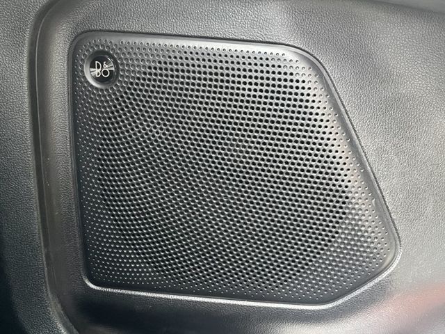 原版件、旗艦X版、ACC跟車、全景天窗、B&O音響、電動尾門、抬頭顯示器、360環景、電動座椅  第14張相片