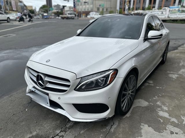 原版件、C300、AMG、抬頭顯示器、安卓機、柏林之音、全景天窗、盲點、摸門、免鑰匙、4WD  第2張相片