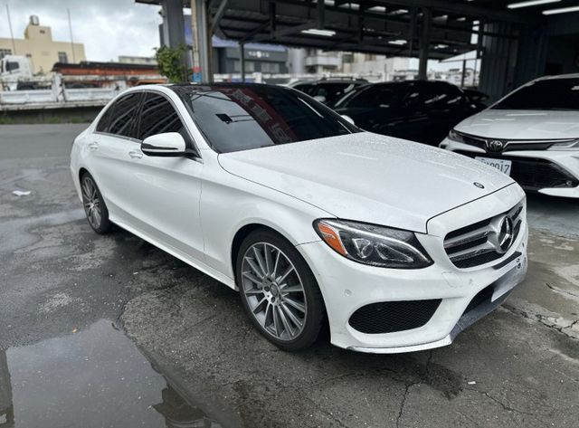 原版件、C300、AMG、抬頭顯示器、安卓機、柏林之音、全景天窗、盲點、摸門、免鑰匙、4WD  第3張相片