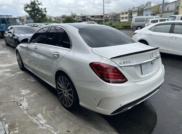 原版件、C300、AMG、抬頭顯示器、安卓機、柏林之音、全景天窗、盲點、摸門、免鑰匙、4WD  第5張相片