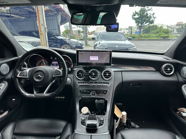 原版件、C300、AMG、抬頭顯示器、安卓機、柏林之音、全景天窗、盲點、摸門、免鑰匙、4WD  第7張相片
