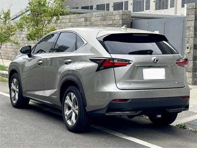 原版件、可找4本、車輛狀況良好、電池保固中、跑長途、冷熱通風椅、電尾門、電動椅、摸門、免鑰匙  第6張相片