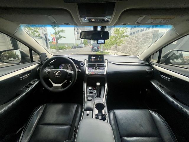 原版件、可找4本、車輛狀況良好、電池保固中、跑長途、冷熱通風椅、電尾門、電動椅、摸門、免鑰匙  第8張相片