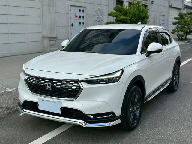 原版件、P版、LED頭燈、ACC跟車、車道偏移、雙區恆溫、電尾門  第1張相片